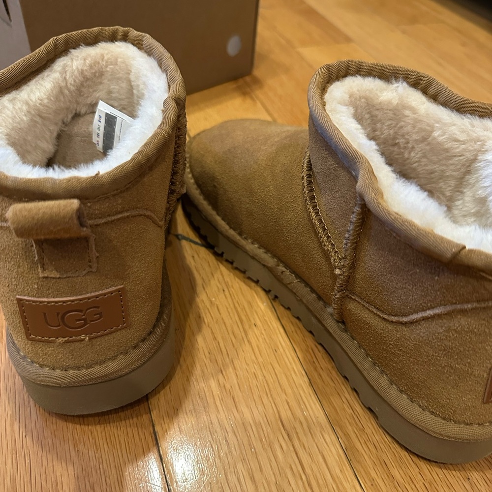 Brand new Ugg Classic Minis in chestnut